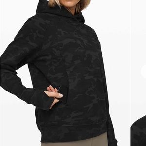 Lululemon scuba pullover size 4